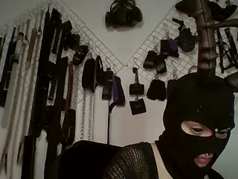 Snapshot of FeticheMacabre chatting on December 2024 05:45:01 AM FeticheMacabre online show from December 2024 05:45:01 AM