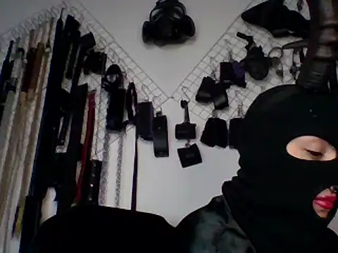 Snapshot of FeticheMacabre chatting on December 2024 12:46:02 AM FeticheMacabre online show from December 2024 12:46:02 AM