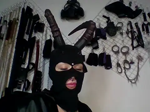 Snapshot of FeticheMacabre chatting on January 2025 02:03:02 AM FeticheMacabre online show from January 2025 02:03:02 AM