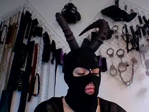 Snapshot of FeticheMacabre chatting on January 2025 08:37:01 PM FeticheMacabre online show from January 2025 08:37:01 PM