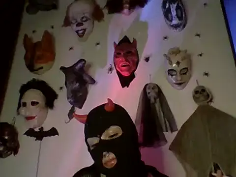 Snapshot of FeticheMacabre chatting on March 2025 04:27:01 AM FeticheMacabre online show from March 2025 04:27:01 AM