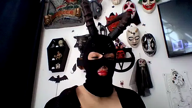 Snapshot of FeticheMacabre chatting on September 2025 05:25:01 PM FeticheMacabre online show from September 2025 05:25:01 PM