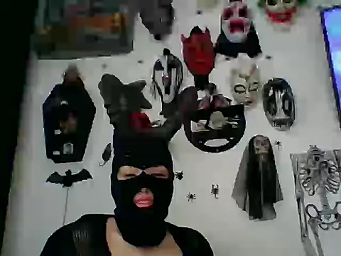 Snapshot of FeticheMacabre chatting on November 2025 07:27:01 PM FeticheMacabre online show from November 2025 07:27:01 PM