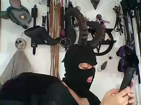 Snapshot of FeticheMacabre chatting on May 2026 04:35:02 PM FeticheMacabre online show from May 2026 04:35:02 PM