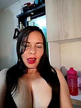 Snapshot of johannatb chatting on March 2026 03:45:01 AM johannatb online show from March 2026 03:45:01 AM