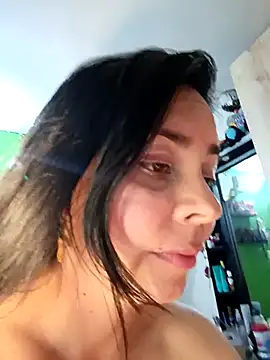 Snapshot of johannatb chatting on April 2026 03:50:02 AM johannatb online show from April 2026 03:50:02 AM