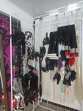 LatexDevil Blondie online show from May 2026 01:41:01 PM