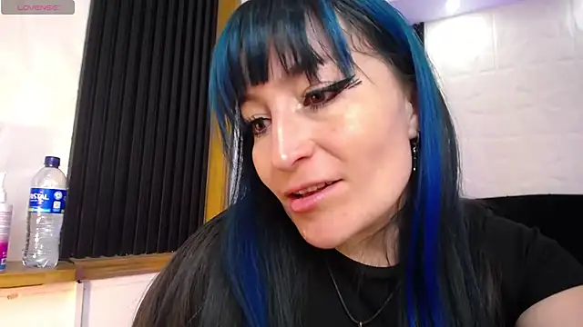 alicia moom online show from February 2025 05:17:02 PM