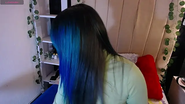 alicia moom online show from March 2025 07:58:02 PM