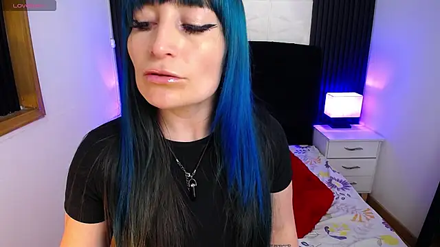 alicia moom online show from March 2025 09:55:02 PM