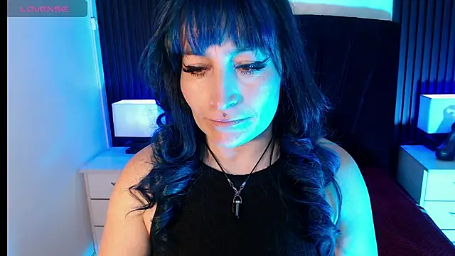 Snapshot of alicia_moom chatting on July 2026 07:38:01 PM alicia moom online show from July 2026 07:38:01 PM