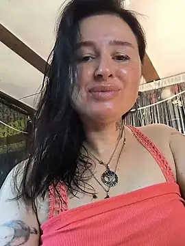 KikiXRed online show from August 2026 07:32:01 AM