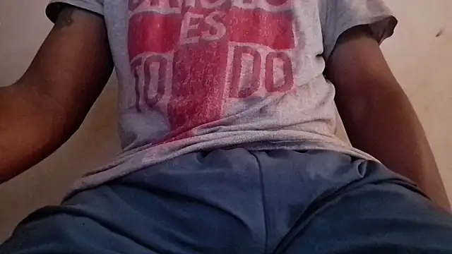 Snapshot of royblackbigpvt chatting on February 2026 05:40:02 PM royblackbigpvt online show from February 2026 05:40:02 PM