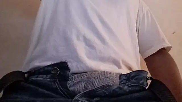 Snapshot of royblackbigpvt chatting on February 2026 07:15:01 PM royblackbigpvt online show from February 2026 07:15:01 PM