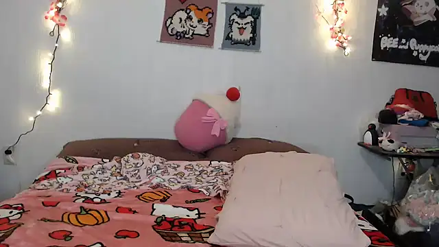 Cupcakecutie449 online show from October 2025 07:18:01 AM