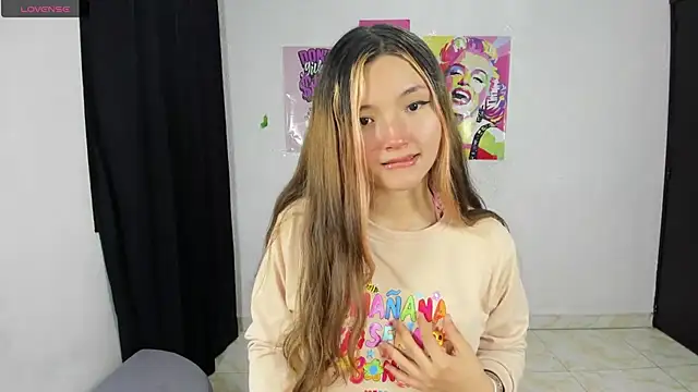 Alice bloom  online show from November 2025 02:10:02 AM