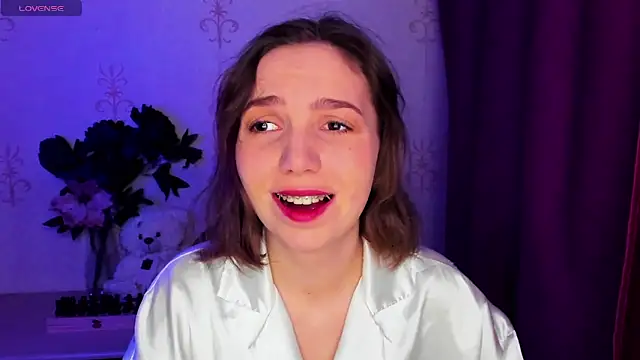 KindHazelHere  online show from February 2026 08:16:01 PM