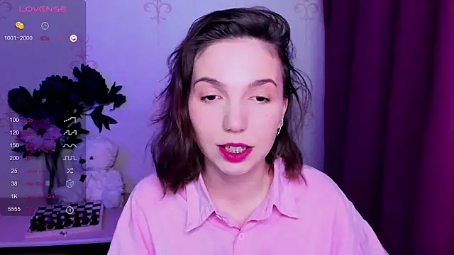 KindHazelHere  online show from March 2026 10:26:01 PM