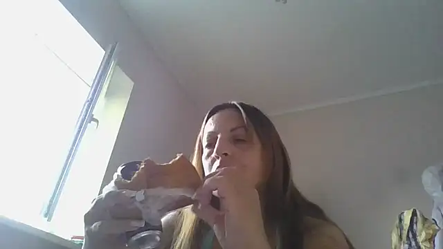 Snapshot of ShawnaAdams chatting on September 2025 03:45:01 PM ShawnaAdams online show from September 2025 03:45:01 PM