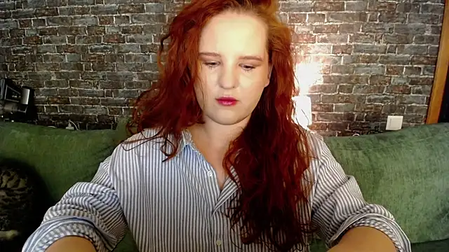 Snapshot of FlowerOfFreedom_ chatting on December 2025 06:06:01 AM FlowerOfFreedom online show from December 2025 06:06:01 AM