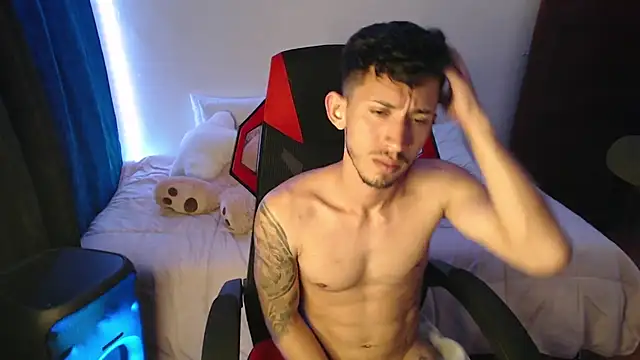 Snapshot of stevenSEX123 chatting on December 2024 04:24:01 AM stevenSEX123 online show from December 2024 04:24:01 AM