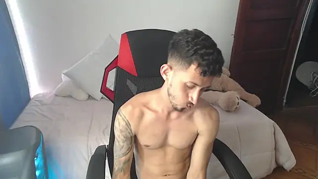 Snapshot of stevenSEX123 chatting on December 2024 10:24:02 PM stevenSEX123 online show from December 2024 10:24:02 PM