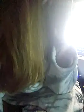 Snapshot of Crazylilredhead69 chatting on February 2025 12:11:02 PM Crazylilredhead69 online show from February 2025 12:11:02 PM