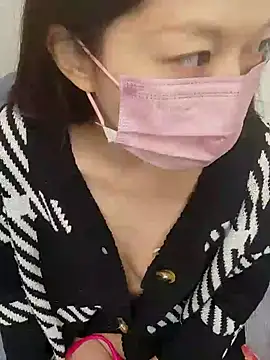 Snapshot of Lu_Nana chatting on December 2024 11:40:02 PM Lu Nana online show from December 2024 11:40:02 PM