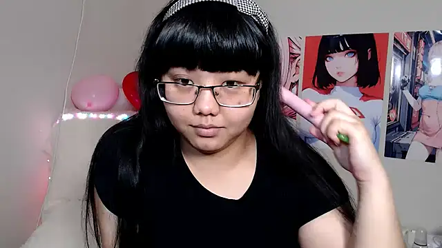 Snapshot of Moertomlly chatting on March 2025 03:24:01 AM Moertomlly online show from March 2025 03:24:01 AM