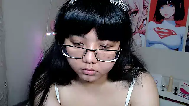 Snapshot of Moertomlly chatting on March 2025 03:05:02 AM Moertomlly online show from March 2025 03:05:02 AM