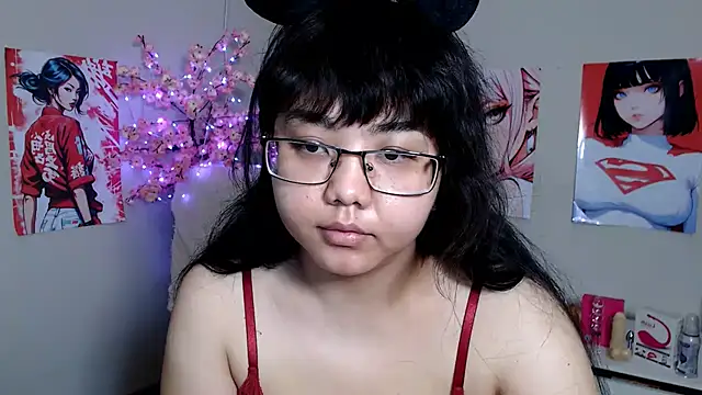 Snapshot of Moertomlly chatting on November 2025 04:11:02 AM Moertomlly online show from November 2025 04:11:02 AM