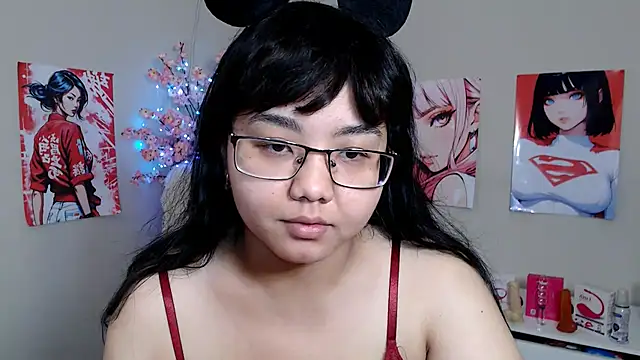 Snapshot of Moertomlly chatting on November 2025 04:12:02 AM Moertomlly online show from November 2025 04:12:02 AM