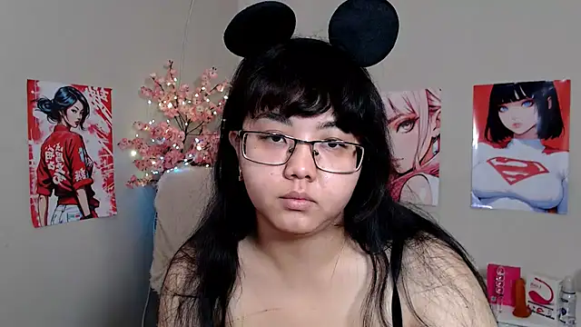 Snapshot of Moertomlly chatting on November 2025 04:18:02 AM Moertomlly online show from November 2025 04:18:02 AM