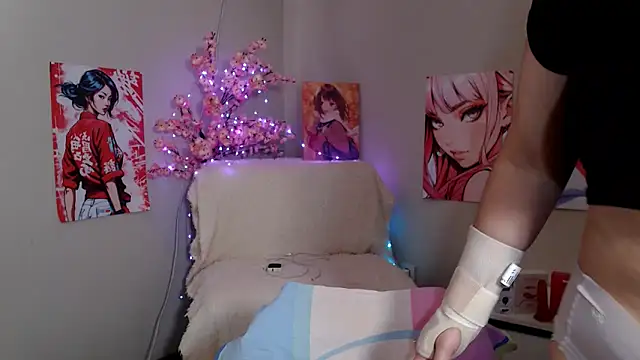 Snapshot of Moertomlly chatting on November 2025 04:01:01 AM Moertomlly online show from November 2025 04:01:01 AM