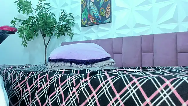 Hellen Sky online show from March 2025 01:11:01 AM