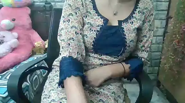 Snapshot of Sexy_iknoor chatting on February 2025 04:31:02 AM Sexy iknoor online show from February 2025 04:31:02 AM