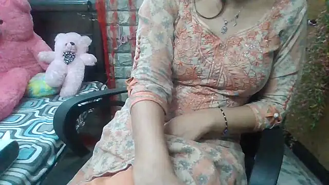 Snapshot of Sexy_iknoor chatting on February 2025 10:59:01 AM Sexy iknoor online show from February 2025 10:59:01 AM