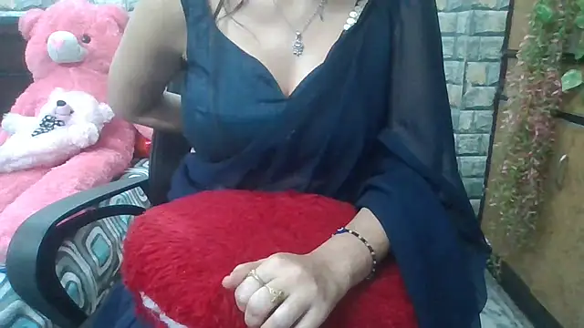 Snapshot of Sexy_iknoor chatting on March 2025 10:47:01 AM Sexy iknoor online show from March 2025 10:47:01 AM