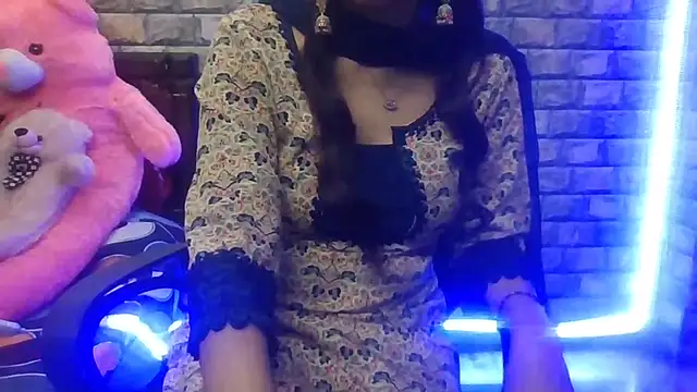 Snapshot of Sexy_iknoor chatting on October 2025 04:20:02 AM Sexy iknoor online show from October 2025 04:20:02 AM