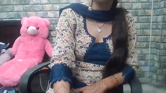 Snapshot of Sexy_iknoor chatting on October 2025 04:34:01 AM Sexy iknoor online show from October 2025 04:34:01 AM