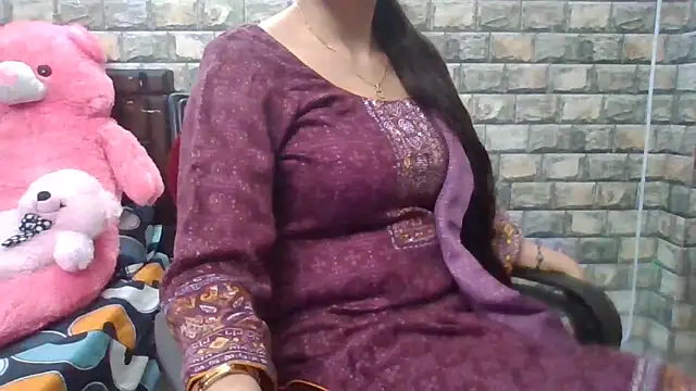 Snapshot of Sexy_iknoor chatting on November 2025 04:23:02 AM Sexy iknoor online show from November 2025 04:23:02 AM