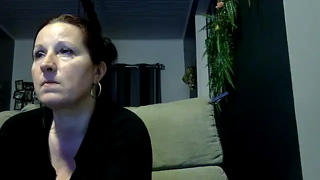 feline27 online show from April 2026 08:07:02 PM