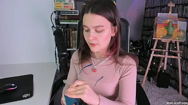 icefroqq online show from February 2025 08:13:02 PM