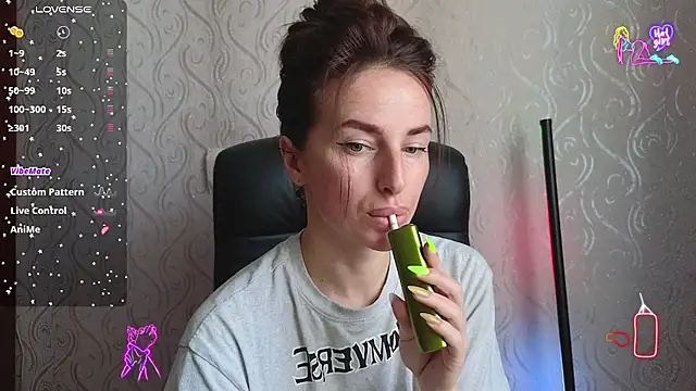 Snapshot of xx_adrihanna_xx chatting on June 2026 07:47:02 AM xx adrihanna xx online show from June 2026 07:47:02 AM