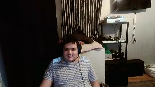 Snapshot of Bebemickey75 chatting on February 2025 08:08:02 PM Bebemickey75 online show from February 2025 08:08:02 PM