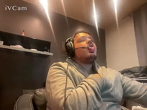 Snapshot of Bebemickey75 chatting on September 2025 11:52:02 PM Bebemickey75 online show from September 2025 11:52:02 PM