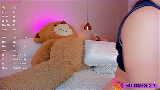 Snapshot of AbbieEdmond chatting on January 2025 07:14:01 AM AbbieEdmond online show from January 2025 07:14:01 AM