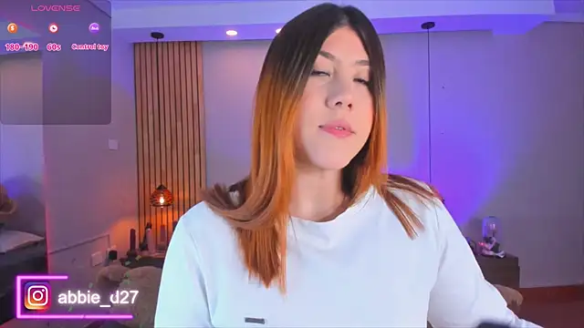 Snapshot of AbbieEdmond chatting on October 2025 04:09:01 AM AbbieEdmond online show from October 2025 04:09:01 AM