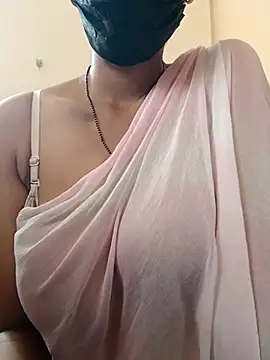 Snapshot of pretiHot chatting on April 2026 04:24:02 AM pretiHot online show from April 2026 04:24:02 AM