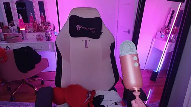 Snapshot of rachelbrooksxx chatting on January 2026 06:00:02 PM rachelbrooksxx online show from January 2026 06:00:02 PM